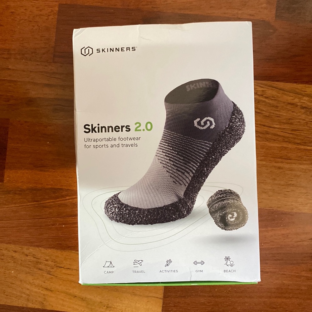 Skinners 2.0 gray sock shoe. Size 41-42. New in box, never worn!